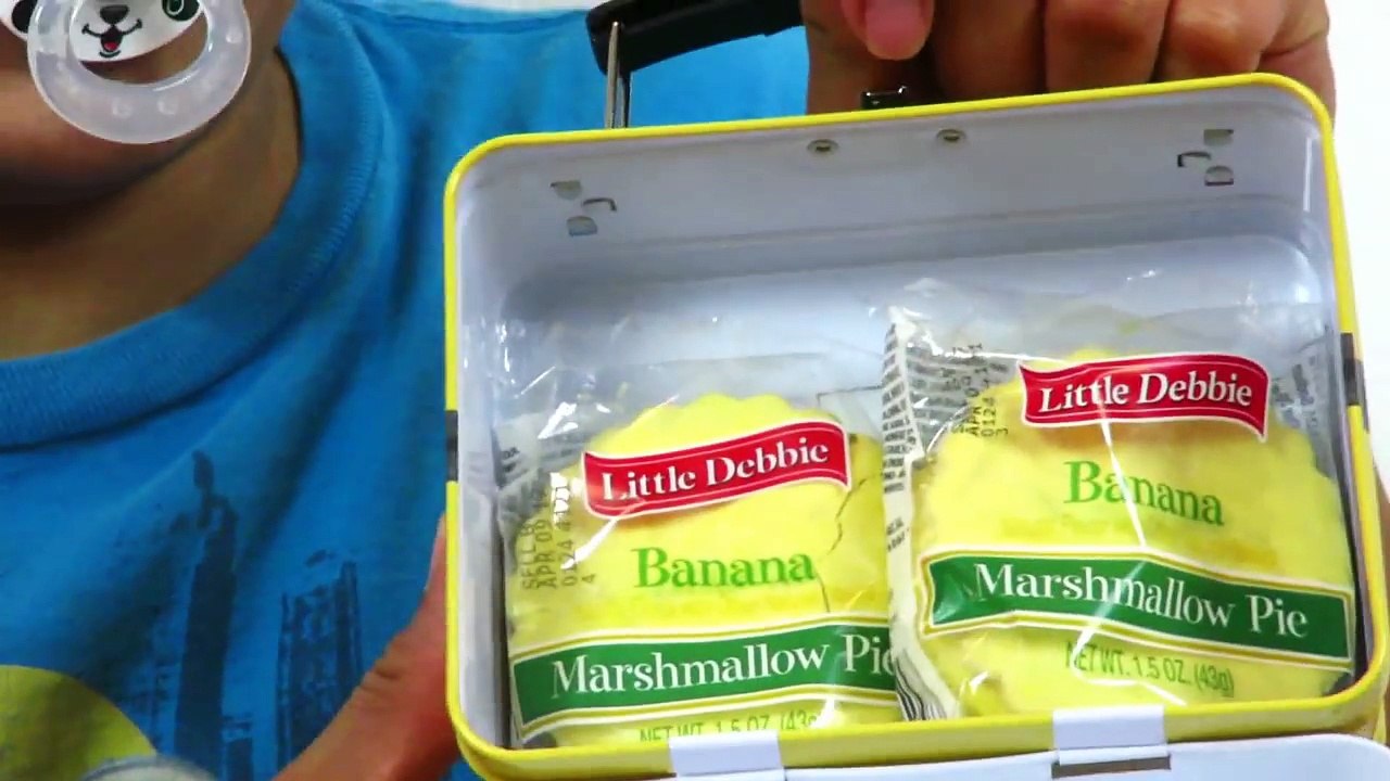 #Bad Baby School Lunch Food Fight Victoria Annabelle Toy Freaks Hidden Egg