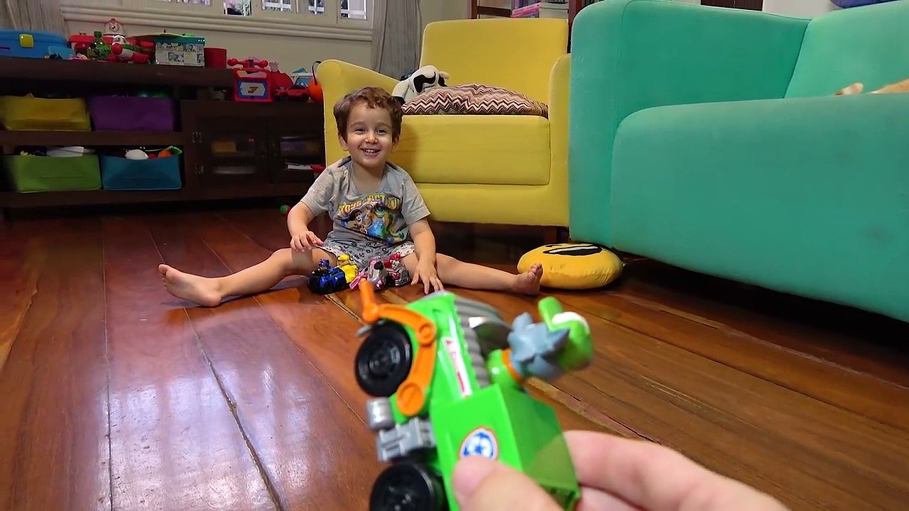 George da Peppa Pig e Toquinho Brincando Patrulha Canina Patati Patata Brinquedos Infantil