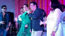 Kriti Sanon And Govinda Doing GARBA With Fans  Navratri 2017  Viral Video