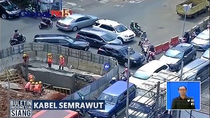 Haduh! Kabel Semerawut Masih Saja Jadi Pemandangan Ibu Kota