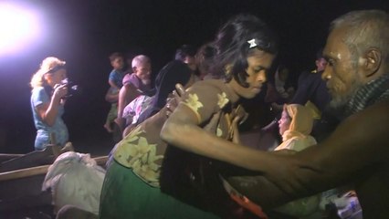 "로힝야족 120명 탄 선박 전복...15명 사망" / YTN