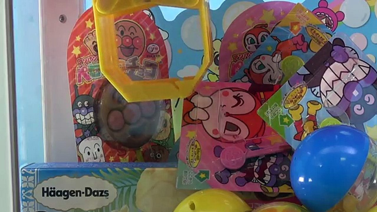 おもちゃアニメ ガチャポン&アンパンマンわくわくクレーンゲームからサンサンを救え！3話 ガチャガチャ カプセルトイ アイス animation anpanman