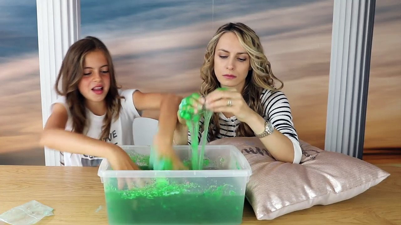 Making SLIME AT 3 -00 AM ...SO SCARY !-uTJ5uwYRYMs