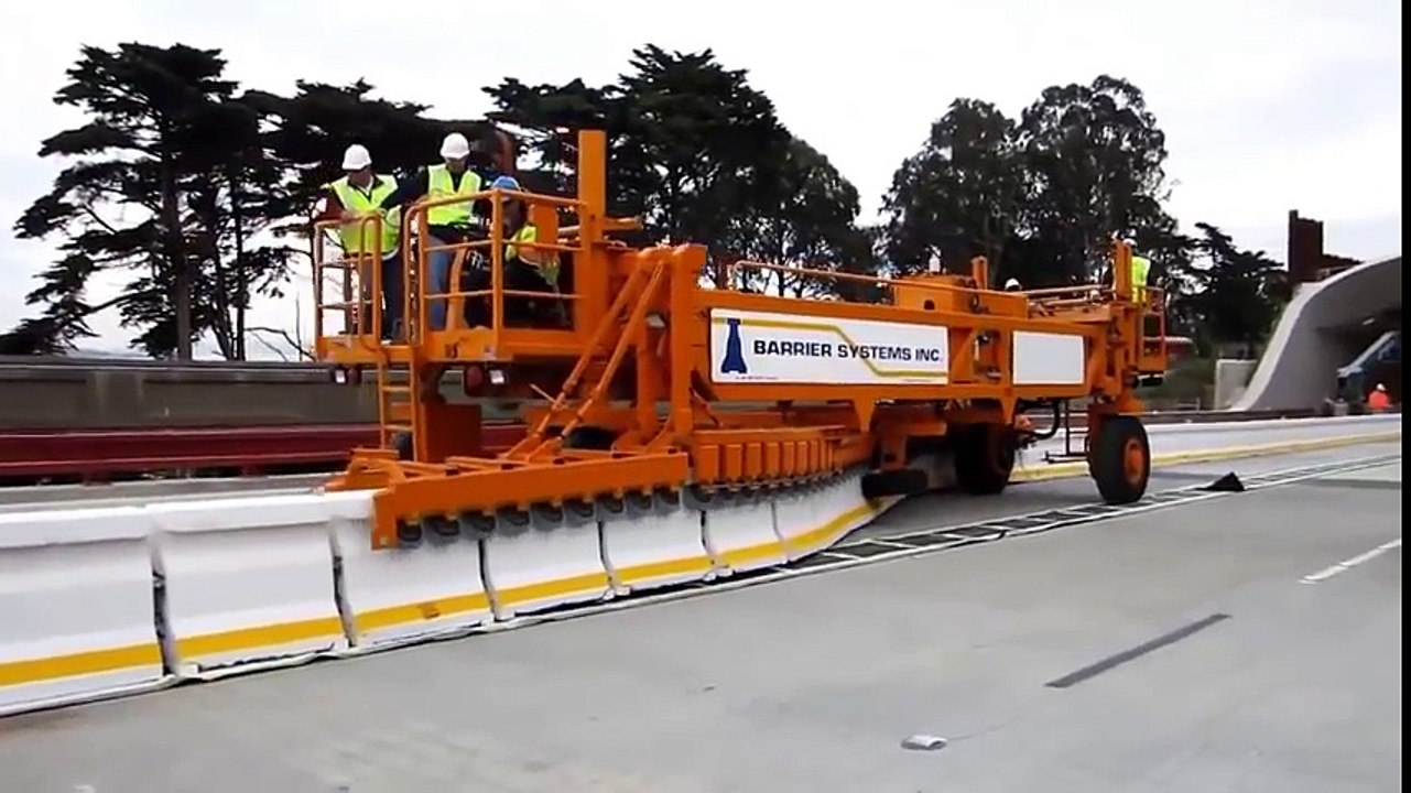 Alman otobanlarında ki son teknoloji bariyer yerleştirme makinesi!!!