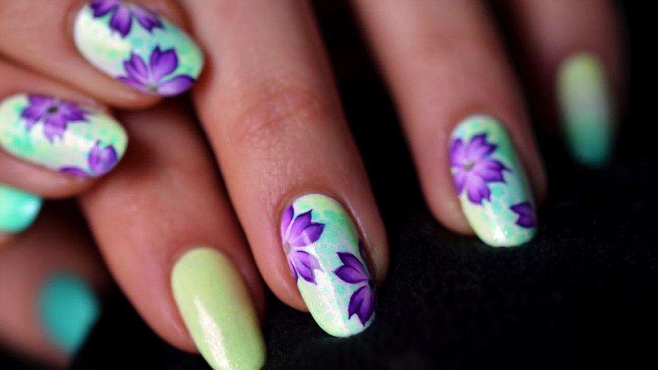 Tuto nail art effet serpent dégradé et fleurs one stroke-uEByVgEuIBM