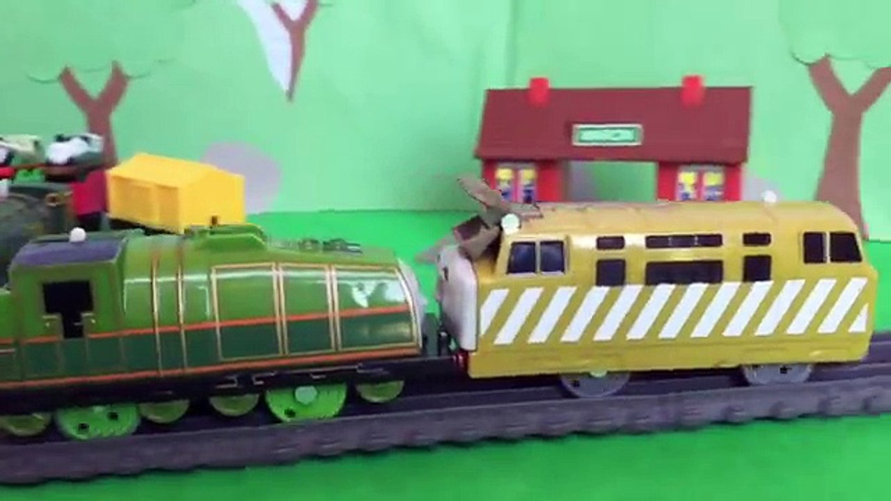 Thomas and Friends Worlds Strongest Engine - Frozen Minis on Ice