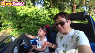Bad Kids Take a Nimo submarine and explore the sea! go to Disneyland Family Fun Kids-Q5NB40czOUo