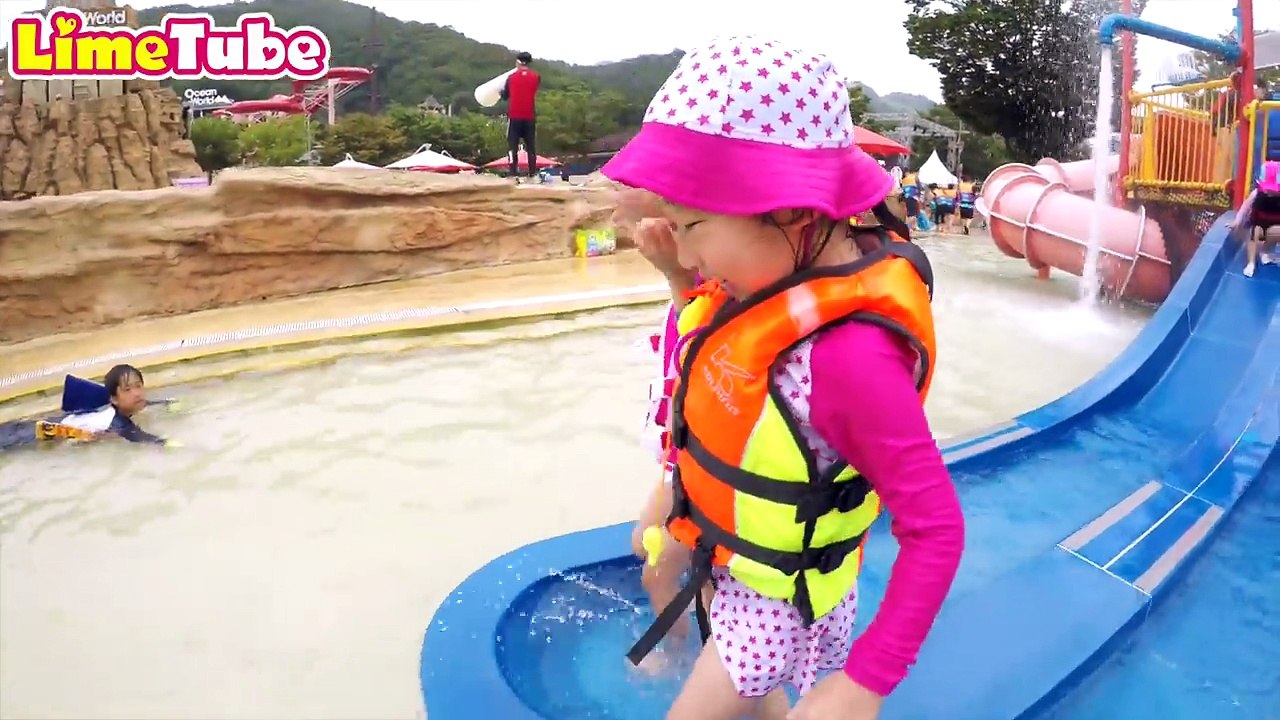 learn colors with[swimming pool]shark attack! Playground Family Fun for Kids for children-flz3HSeV9wk