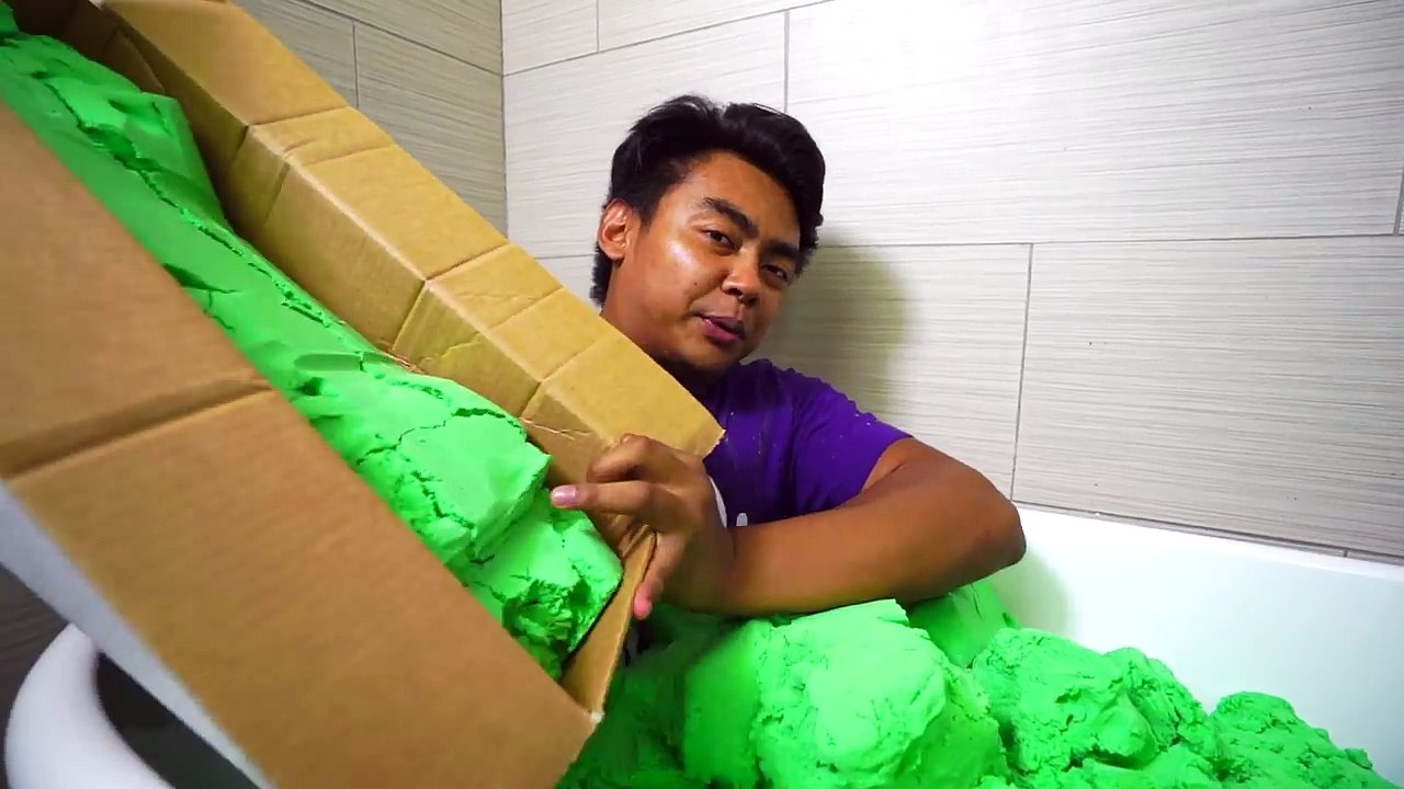1000 POUNDS OF MAD MATTR IN BATH CHALLENGE!-4f_mII8bPOQ