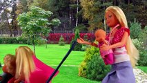 Куклы Штеффи Беременная Барби на прогулке открываем набор с коляской и малышами игры для девочек