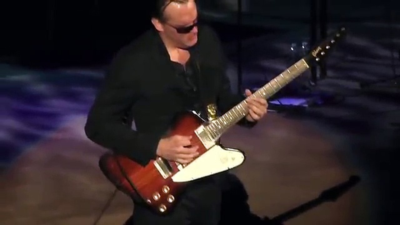 This is incredible!! Joe Bonamassa killer instumental Black Winter /Django~7/19/16
