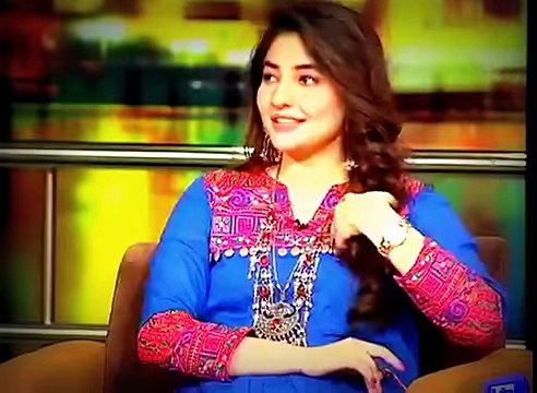 Iftikhar Thakur as Policeman Afzal and melodious song by Gul Panra - Mazaaq Raat 5 july.. -2017