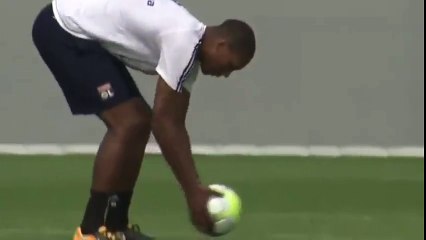 Eski futbolcumuz MARCELO'dan frikik gol ü