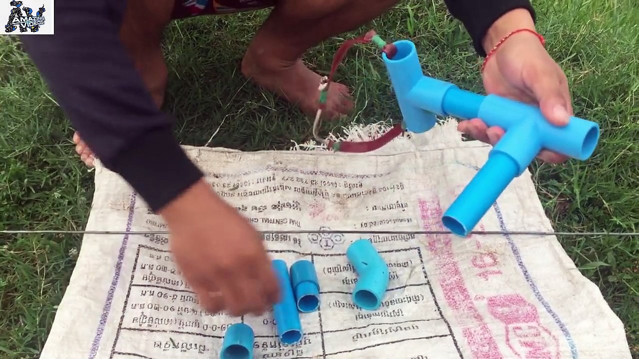 Amazing Man Shoot Fish Using Bowfishing - How To Make Bowfishing By Water Pipe