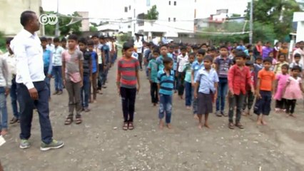 Indian school specializes in children of suicide farmers | DW English