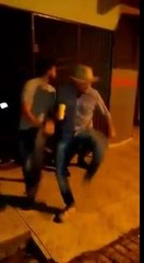 Bela montagem entre os dançarinos da música Até você voltar e eu com a música Vem dançar o mestiço