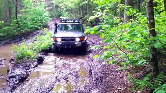 ► Toyota Land Cruiser vs Toyota FJ Cruiser [Off-Road 4x4]