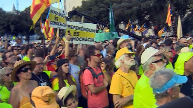 Govern asume funciones de directores de colegios