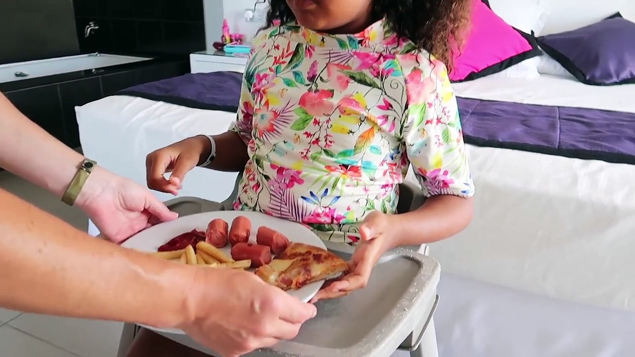 Bad Baby Tiana Real Food Fight - Messy Bubble Bath Explosion - Mommy Freaks Out!