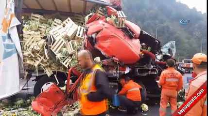 Bolu Dağı'nda kamyon ile TIR çarpıştı, yol trafiğe kapandı