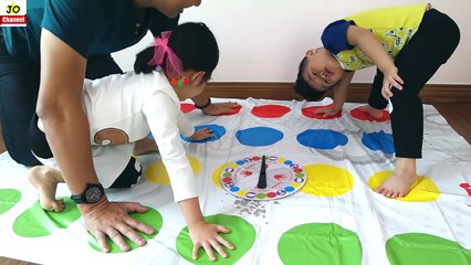 扭扭樂玩具 親子遊戲挑戰 玩具開箱 Twister Game Challenge