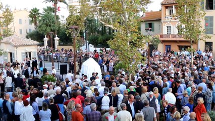 Une statue, le cadeau de Saint-Tropez à Brigitte Bardot pour ses 83 ans