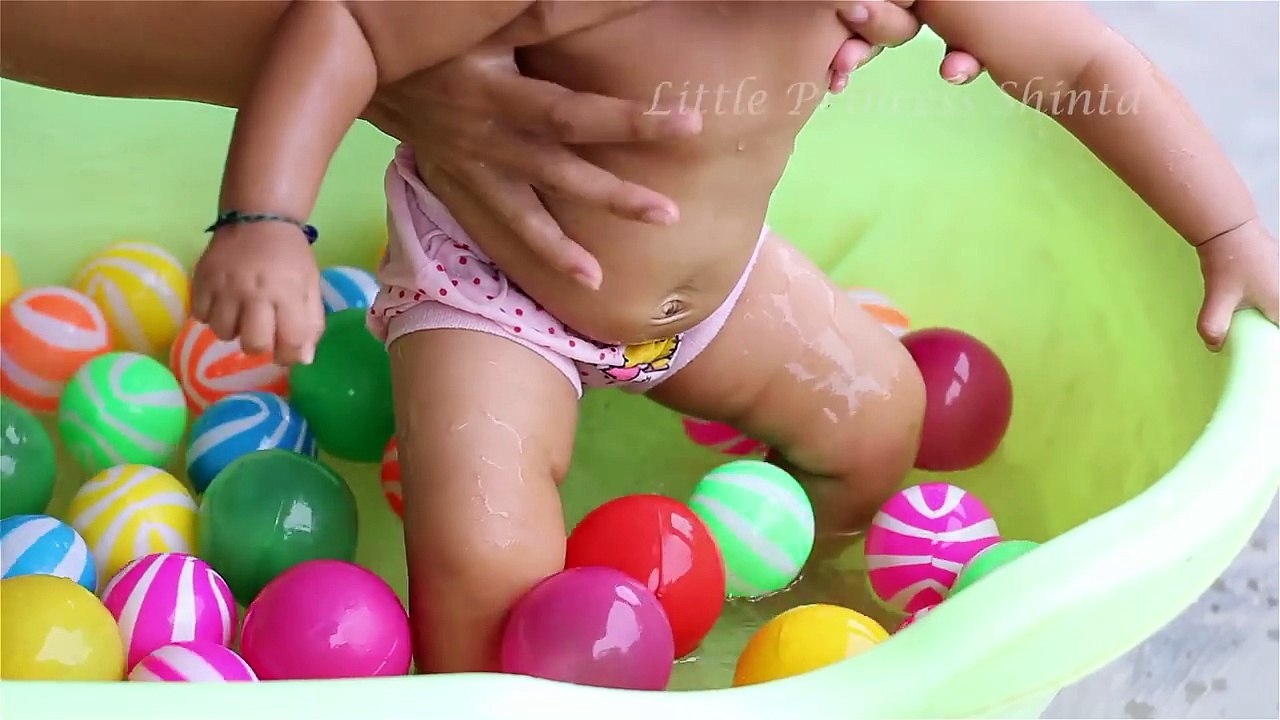Bayi mandi bola lucu bikin gemes - baby baby bath time and ball pit balls-Baby Bath Tub Show