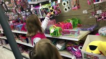 DADDY (GRIMS TOY SHOW) BUYS US DOLLS ON TOYSRUS TOY HUNT