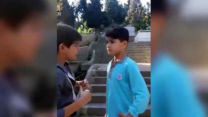 İki genç ergenin "atarlı" tartışması