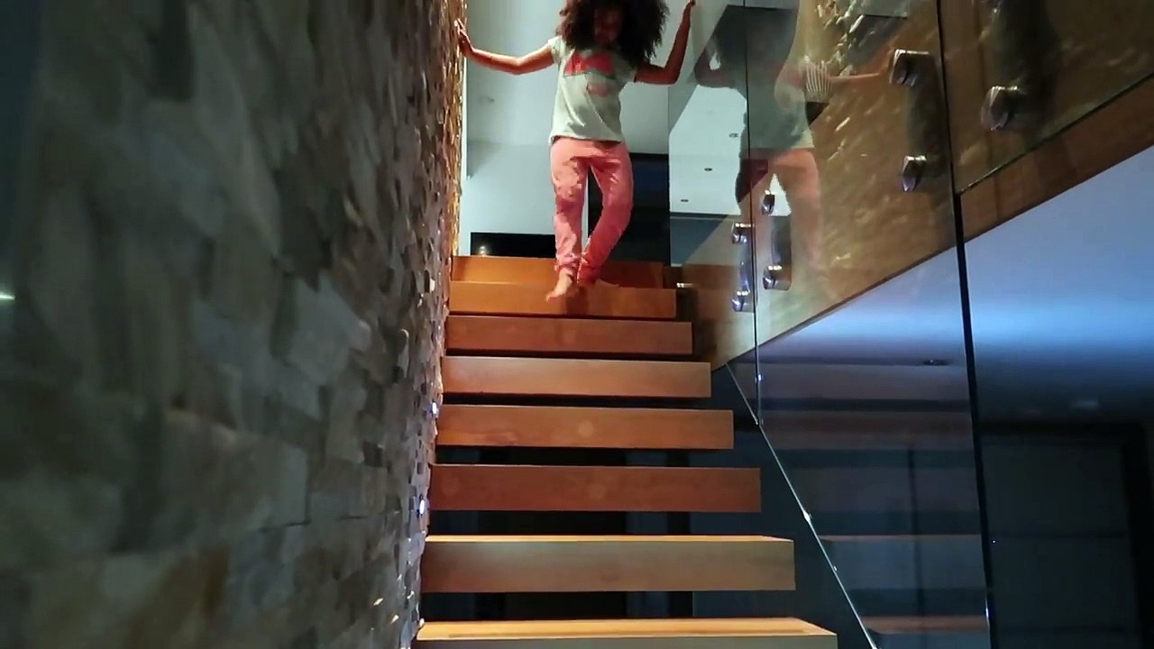 9 Year Old Kid Scary Sleepwalking To McDonalds - Mommy Freaks Out! (SKIT)