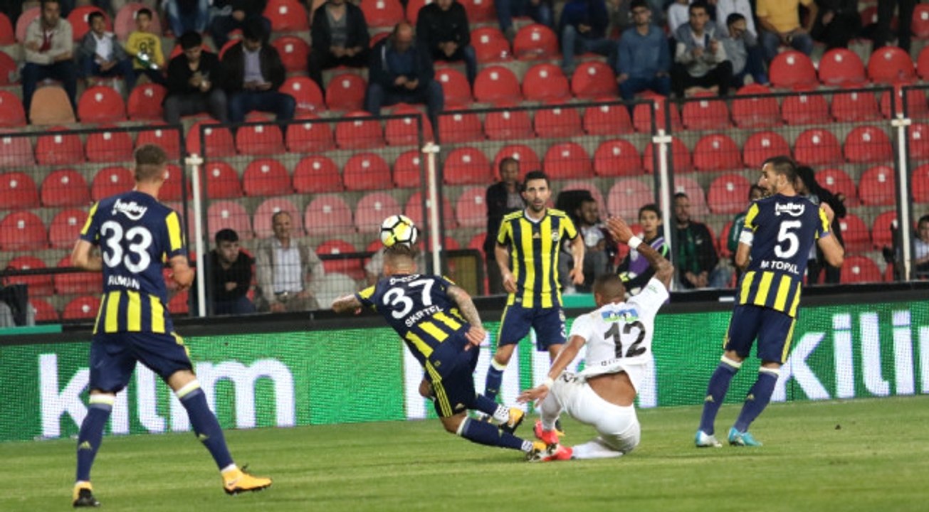 Fener 9 Kişi Kaldığı Maçı Kaybetti