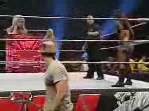 ECW 11/6/07 Layla vs Kelly Kelly