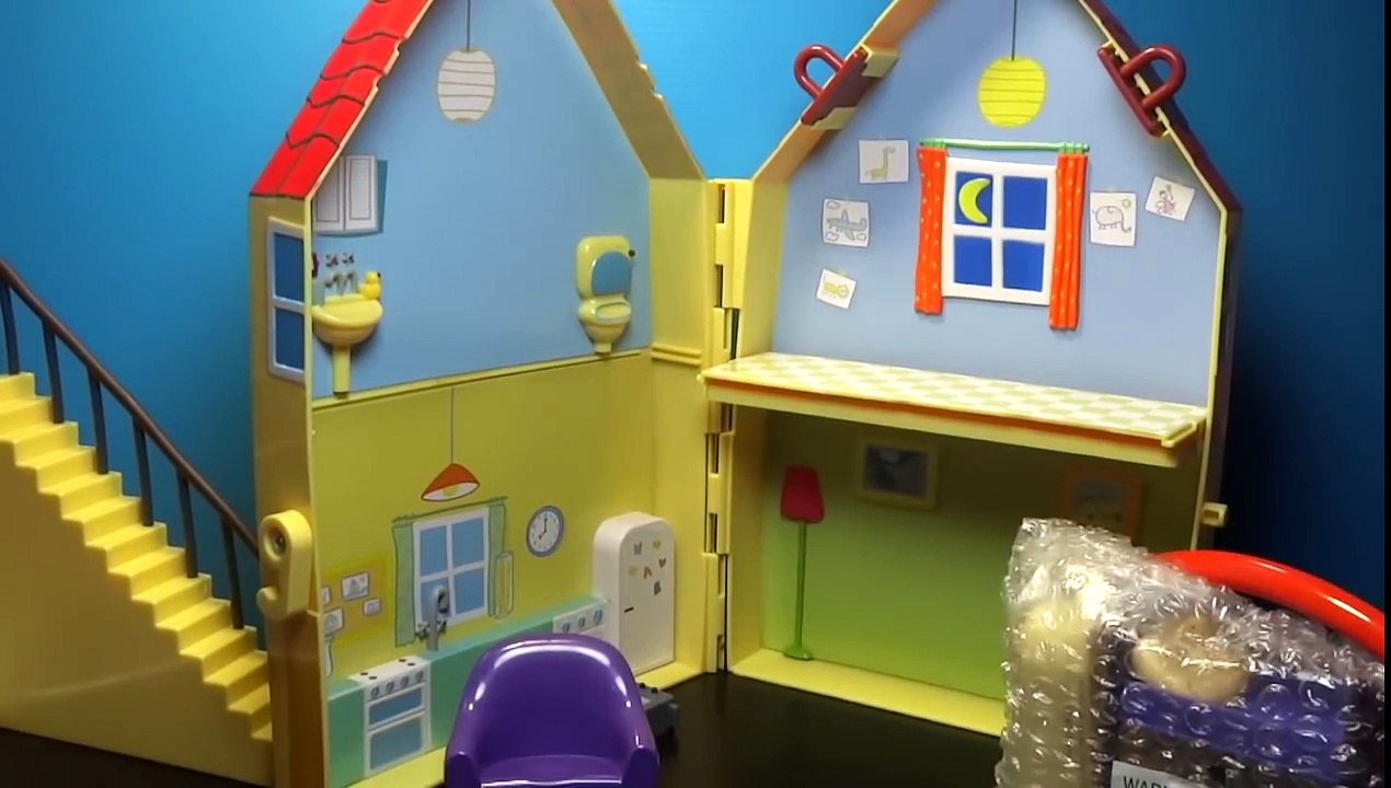 Unboxing Peppa Pigs Playhouse