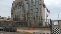 EEUU retira a la mayoría de su personal de Cuba y suspende emisión de visados