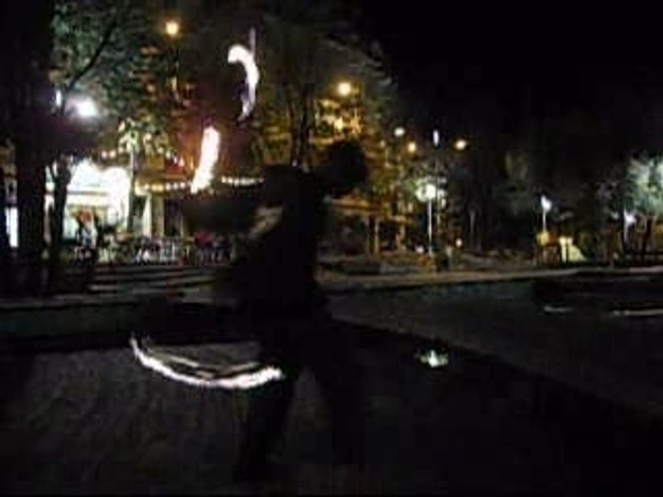 moi aux bolas enflammé