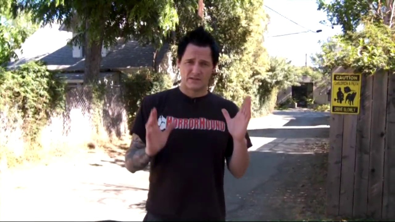 Halloween II (1981) -  Bonus Clip: Horror's Hallowed Grounds: Halloween II