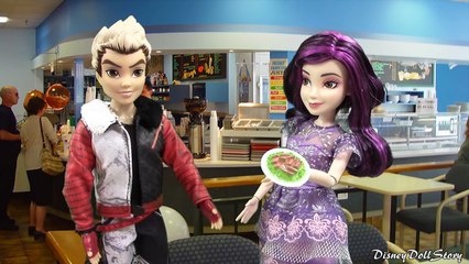 Mal is Orphaned and Broke - Part 1 - Love Me Rich or Poor Series - Descendants Disney