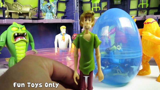SCOOBY-DOO SURPRISE EGGS with Shaggy, Velma, Fred, Daphne, and The Scooby-Doo Mystery Mansion