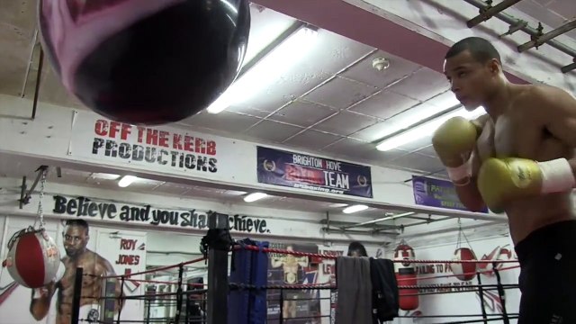 FUROCIOUS POWER! CHRIS EUBANK JR DEMONSTRATES HAND SPEED & PUNCHING POWER _ INSIDE TEAM EUBANK-w5TVhl4KGmU