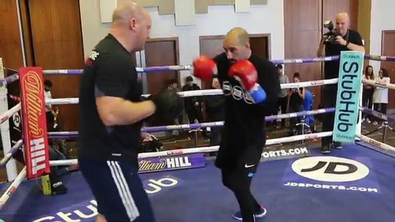 MASHER BOOM BYE YAE!!! - SEAN 'MASHER' DOOD READY TO SILENCE TOM STALKER - HAMMERS THE PADS!-fww5ubBFX20