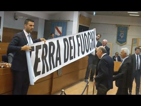 Campania - Roghi, dibattito in Regione: bagarre in aula (25.07.17)