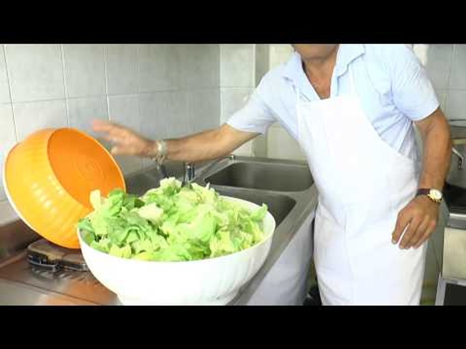 Napoli - La Caritas cerca volontari per il mese di agosto (29.07.17)