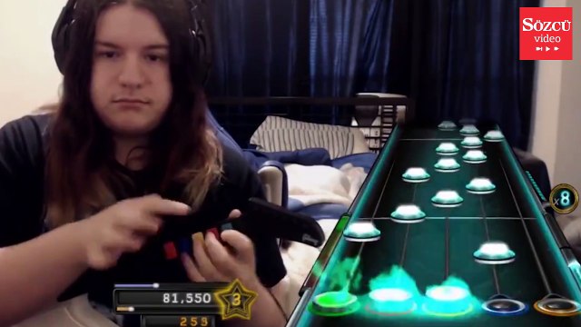 Sanal gitarın kahramanı