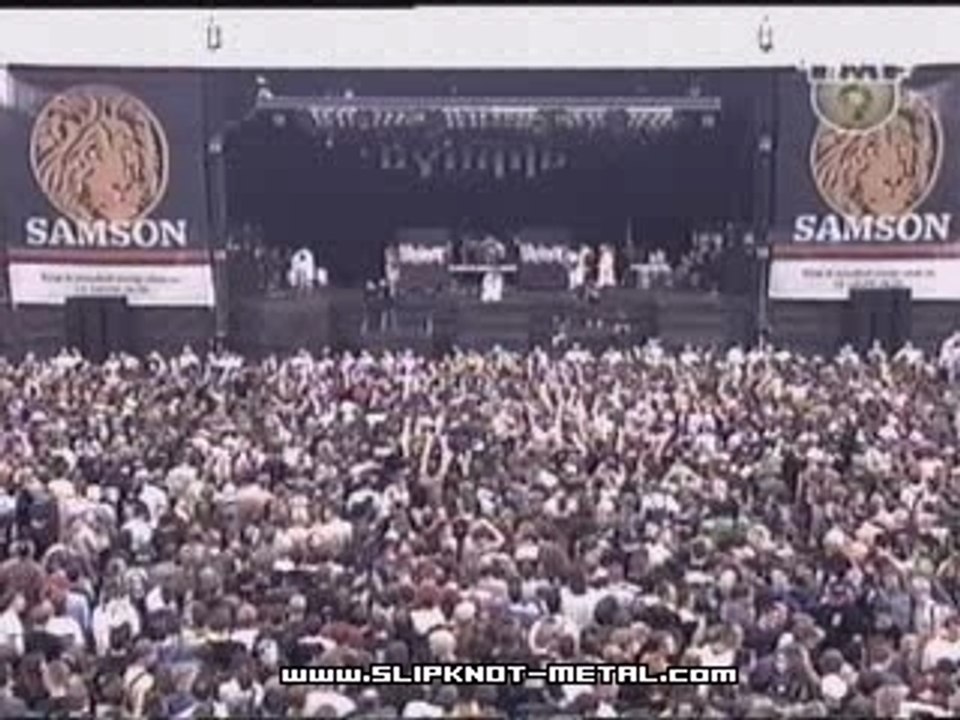 8 - Slipknot - Spit It Out - (live, Dynamo 2000)