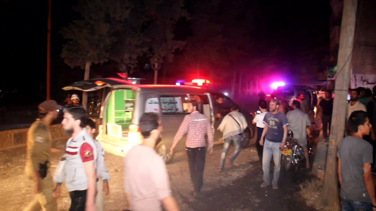 مقتل 28 مدنيا في ضربات جوية على بلدة في محافظة...