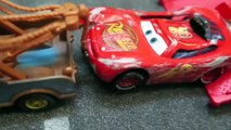 Cars 3 Lightning Mcqueen CRASH SCENE BODY REPAIR next gen piston cup racers ruseze in movi