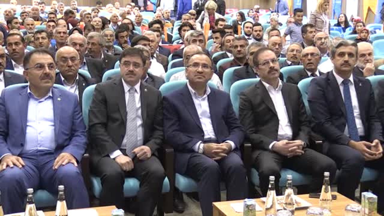 Başbakan Yardımcısı Bozdağ, AK Parti Yozgat Merkez İlçe 6. Olağan Kongresine Katıldı