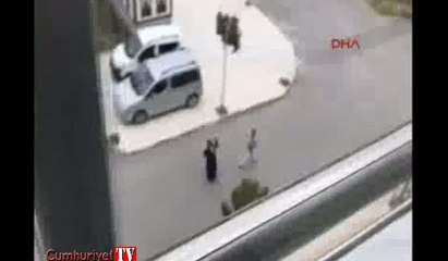 Kocası bırakıp kaçtı, Meral öğretmen silahlı saldırganla böyle mücadele etti