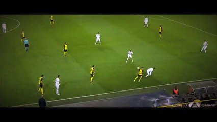 Toni Kroos first time, no look crossfield pass to Carvajal under some pressure. The small details that make him one of t