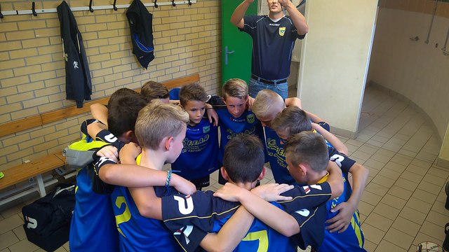 30/09 : la joie des U13 après leur victoire 7-0 à Lens